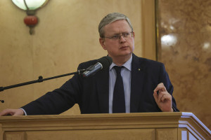 Так где восходит солнце: Россия на службе Запада?