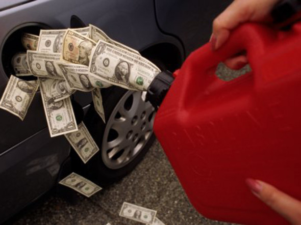 Правительство Медведева уже обеспечило в 2019 году новый виток цен на бензин: поставщики разослали предложения