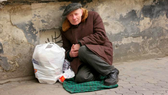 Инфляцию в РФ сдерживают, обрекая население на нищету