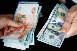 Измерим рубль в «Байденах»: возможно снижение курса российской валюты