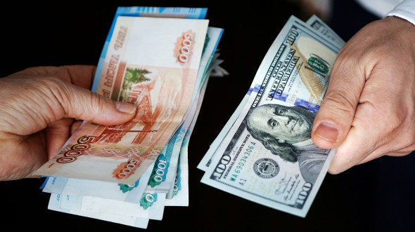 Измерим рубль в «Байденах»: возможно снижение курса российской валюты