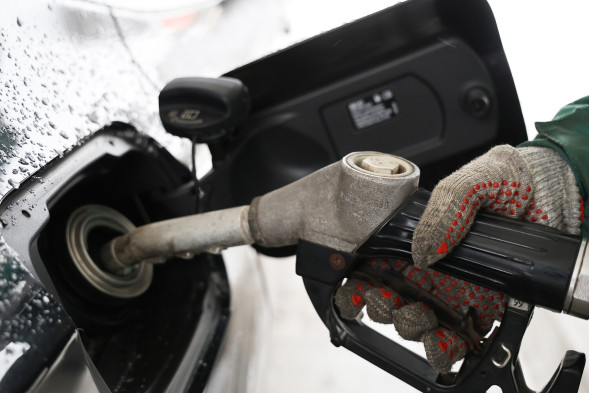 В Госдуме предложили разрешить общественному транспорту заправляться без очереди