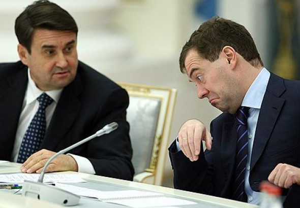 Путин назначил Медведева главой комиссии по борьбе с инфекциями. Приняли в расчёт его опыт «оптимизации» медицины?